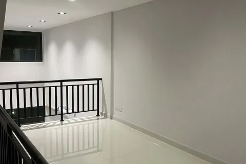 Townhouse in Nong Khaem, Bangkok, Thailand 2 bedrooms № 156652 - photo 3