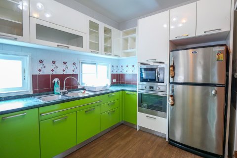 House in Phuket, Thailand 4 bedrooms № 147207 - photo 8