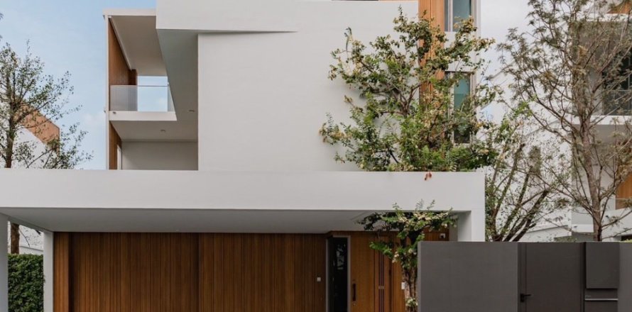 House in Saphan Sung, Bangkok, Thailand 4 bedrooms № 154755