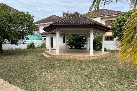 House in Nakhon Phanom, Thailand 4 bedrooms № 154751 - photo 5