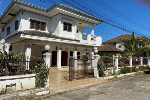 House in Nakhon Phanom, Thailand 4 bedrooms № 154751 - photo 1
