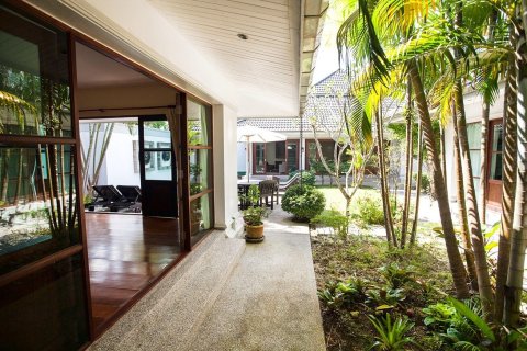 Villa in Kathu, Thailand 3 bedrooms № 154757 - photo 4