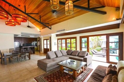 Villa in Kathu, Thailand 3 bedrooms № 154757 - photo 6