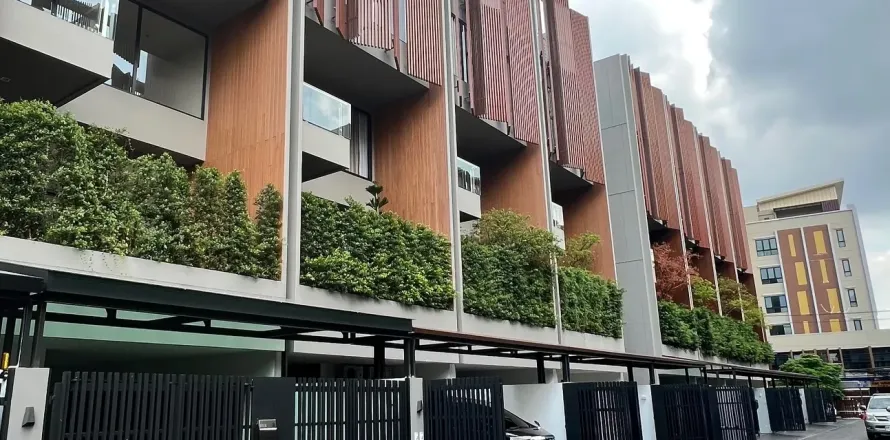 Таунхаус в Бангне, Бангкок, Таиланд с 3 спальнями  № 153231