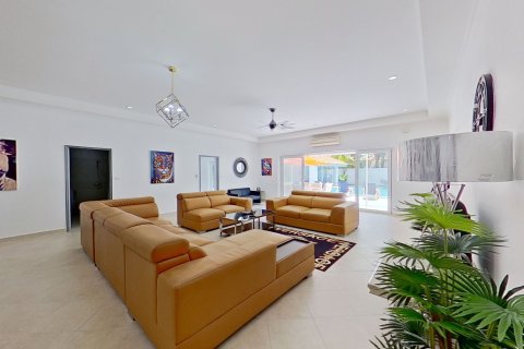 Вилла в Паттайе, Таиланд с 12 спальнями  № 153232 - фото 8