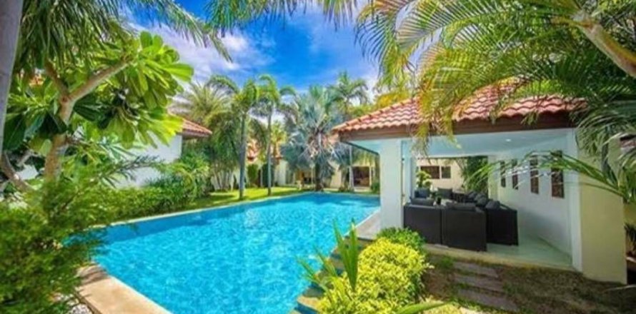 Вилла в Паттайе, Таиланд с 12 спальнями  № 153232