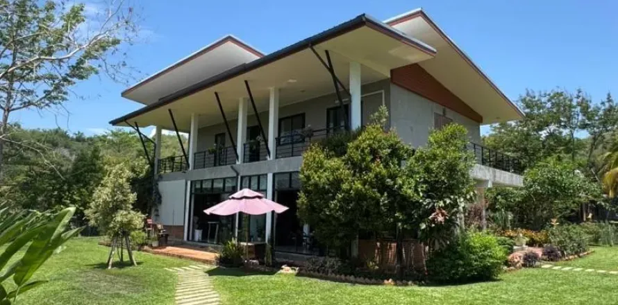 Terrain à Mae Chan, Thaïlande 14400 m2 № 169447