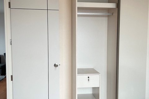 Condo in Samut Prakan, Thailand, 2 bedrooms  № 169444 - photo 11