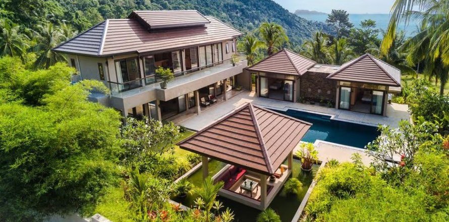 Villa in Ko Samui, Thailand 4 bedrooms № 179950