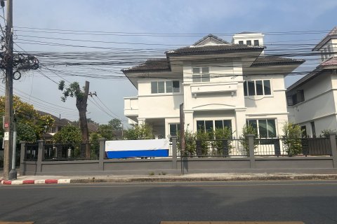 House in Min Buri, Bangkok, Thailand 3 bedrooms № 167325
