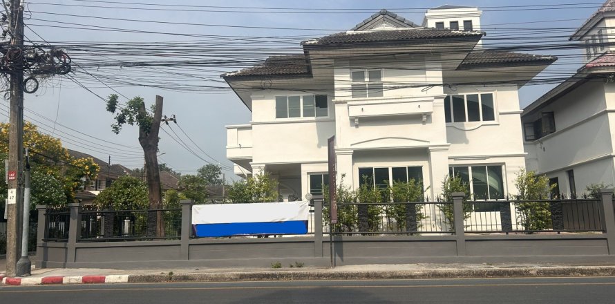 House in Min Buri, Bangkok, Thailand 3 bedrooms № 167325