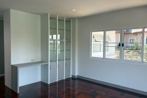 House in Min Buri, Bangkok, Thailand 3 bedrooms № 167325 - photo 7