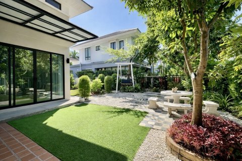 House in Pathum Thani, Thailand 3 bedrooms № 167328 - photo 2