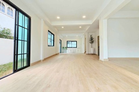 House in Bang Na, Bangkok, Thailand 4 bedrooms № 167327 - photo 2