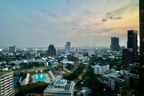 Studio dans le Condo à Watthana, Bangkok, Thaïlande  № 169296 - photo 4