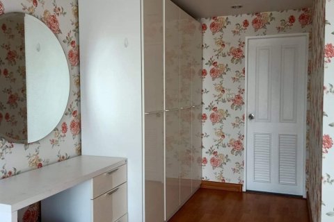 Studio in the Condo in Khlong Toei, Bangkok, Thailand  № 169301 - photo 14