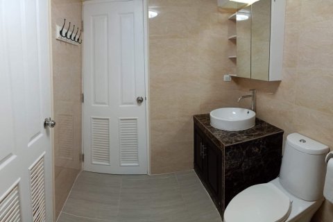 Studio in the Condo in Khlong Toei, Bangkok, Thailand  № 169301 - photo 5