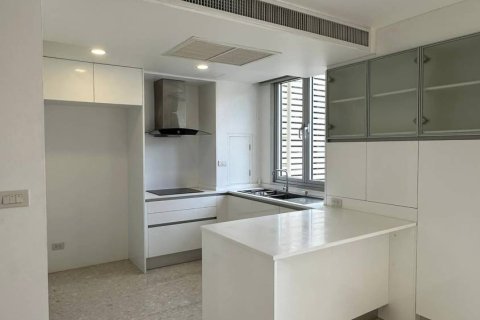 House in Bangkok, Thailand 3 bedrooms № 180908 - photo 10