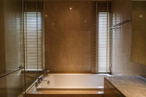 Condo in Bangkok, Thailand, 2 bedrooms  № 180909 - photo 15