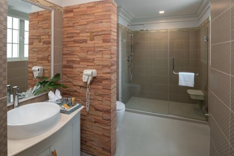 Commercial property in Bangkok, Thailand № 180905 - photo 18