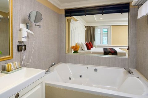 Commercial property in Bangkok, Thailand № 180905 - photo 13