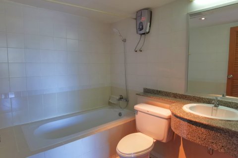 Condo in Pathum Wan, Bangkok, Thailand, 2 bedrooms № 200774 - photo 3