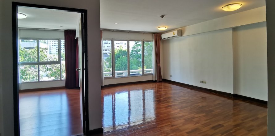 Condo in Pathum Wan, Bangkok, Thailand, 2 bedrooms № 200774