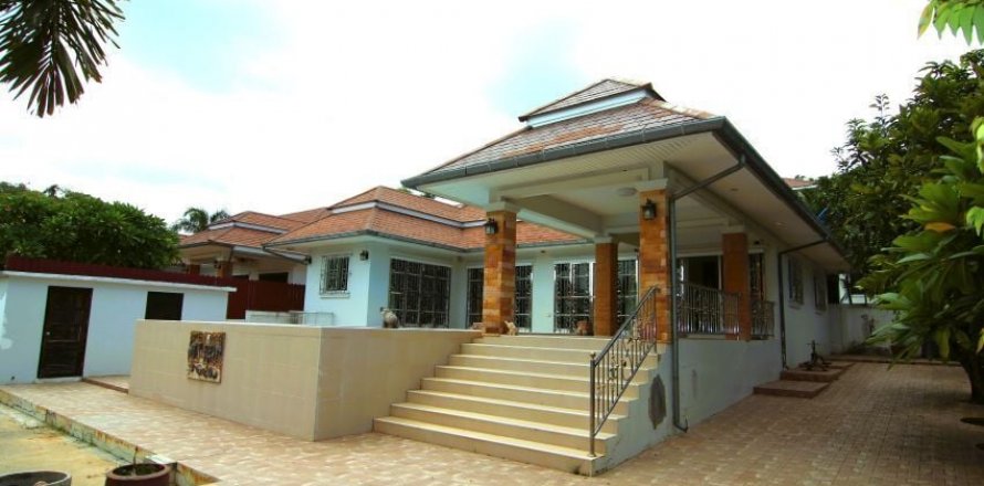 Villa à Hua Hin, Thaïlande 3 chambres № 144796