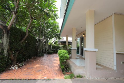 House in Chiang Mai, Thailand 3 bedrooms № 205509 - photo 16