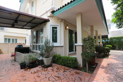 House in Chiang Mai, Thailand 3 bedrooms № 205509 - photo 15