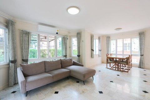 House in Chiang Mai, Thailand 3 bedrooms № 205509 - photo 13