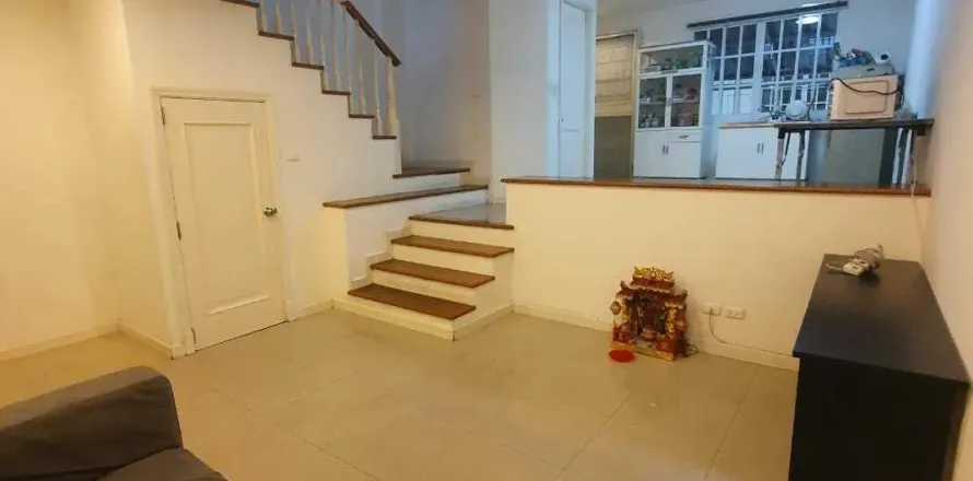 Townhouse à Bang Kapi, Bangkok, Thaïlande 3 chambres № 150264