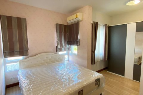 House in Hang Dong, Thailand 4 bedrooms № 142706 - photo 16