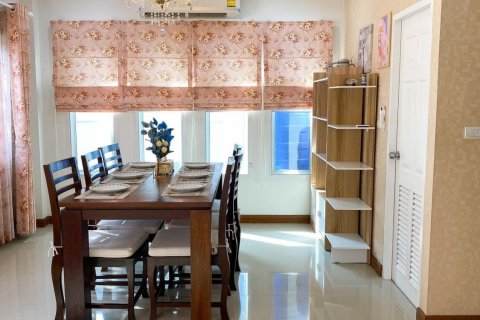 House in Hang Dong, Thailand 4 bedrooms № 142706 - photo 6