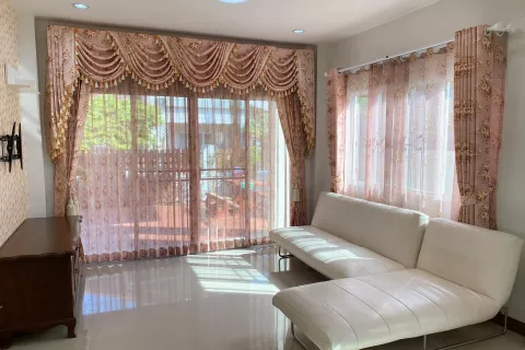 House in Hang Dong, Thailand 4 bedrooms № 142706 - photo 2