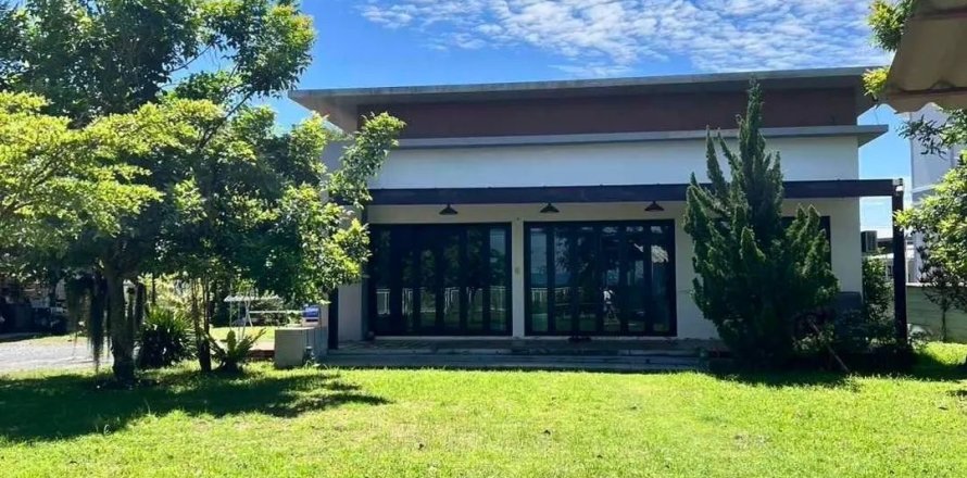 Villa in San Kamphaeng, Thailand 5 bedrooms № 147199