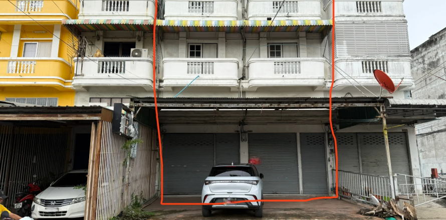 Shophouse in Samut Prakan, Thailand № 147195