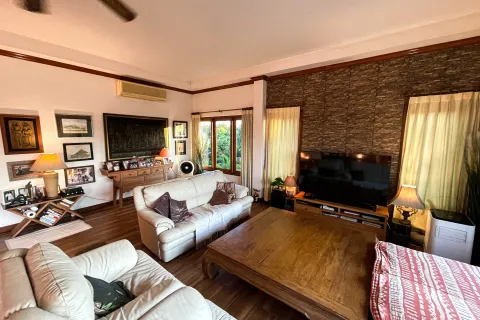 Villa in San Sai, Thailand 4 bedrooms № 156222 - photo 21