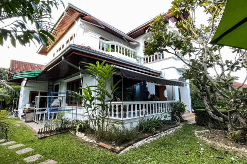 Villa in San Sai, Thailand 4 bedrooms № 156222 - photo 7