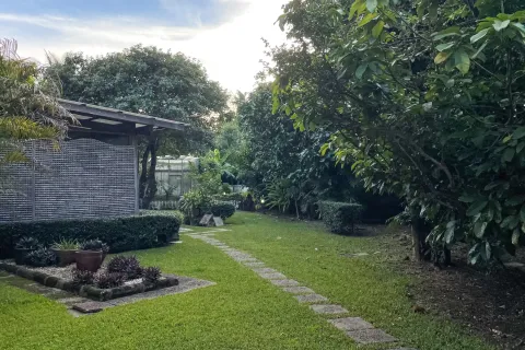 Villa in San Sai, Thailand 4 bedrooms № 156222 - photo 11