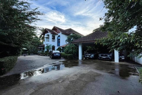 Villa in San Sai, Thailand 4 bedrooms № 156222 - photo 5