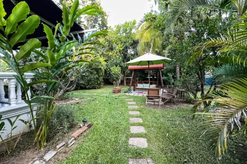 Villa in San Sai, Thailand 4 bedrooms № 156222 - photo 8