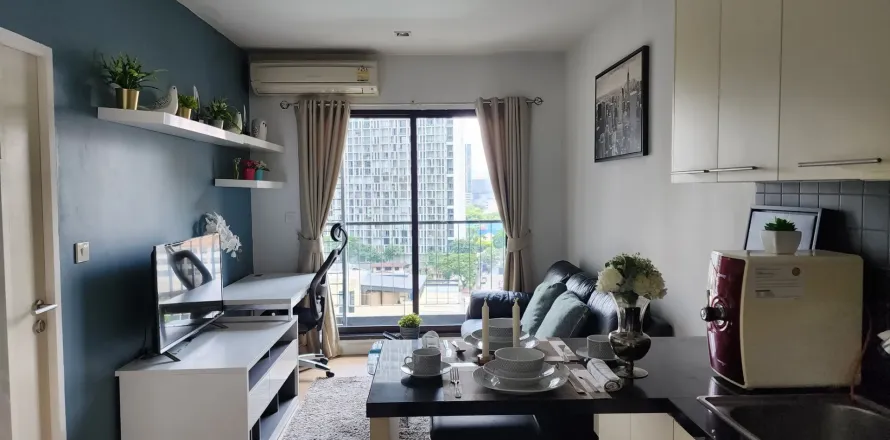 Studio in the Condo in Sathon, Bangkok, Thailand  № 156221