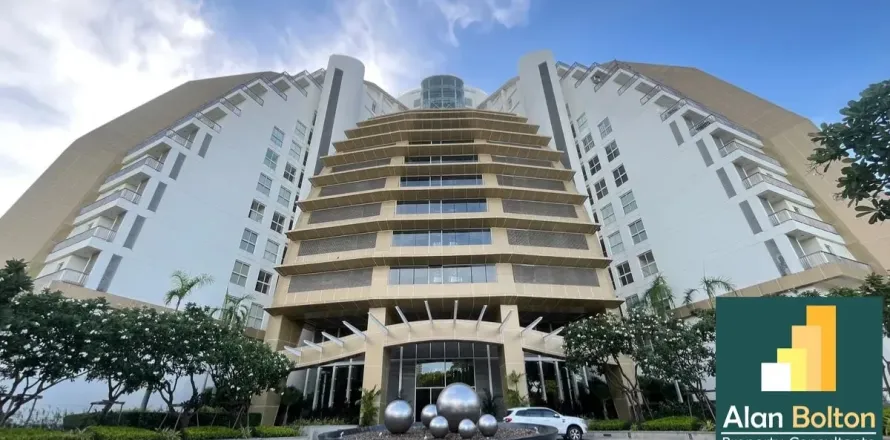 Condominio de 3 dormitorios en Pattaya, Tailandia № 210724