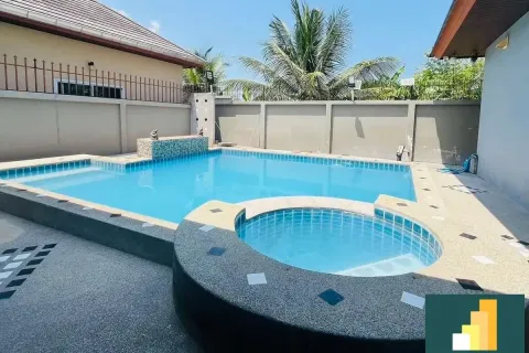 Casa de 3 dormitorios en Pattaya, Tailandia № 210723 - foto 4