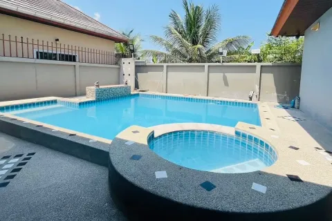 Casa de 3 dormitorios en Pattaya, Tailandia № 210723 - foto 27