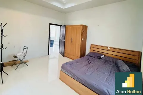 Casa de 3 dormitorios en Pattaya, Tailandia № 210723 - foto 10