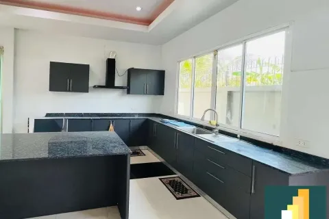 Casa de 3 dormitorios en Pattaya, Tailandia № 210723 - foto 13