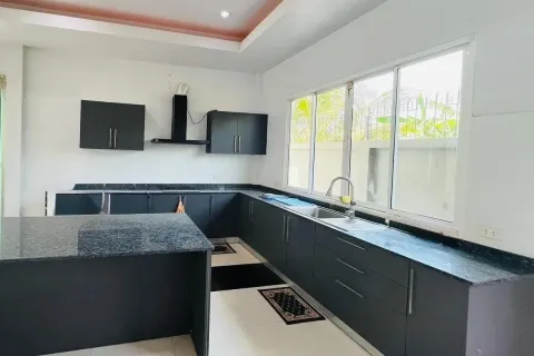 Casa de 3 dormitorios en Pattaya, Tailandia № 210723 - foto 18