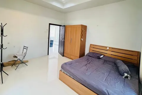 Casa de 3 dormitorios en Pattaya, Tailandia № 210723 - foto 17